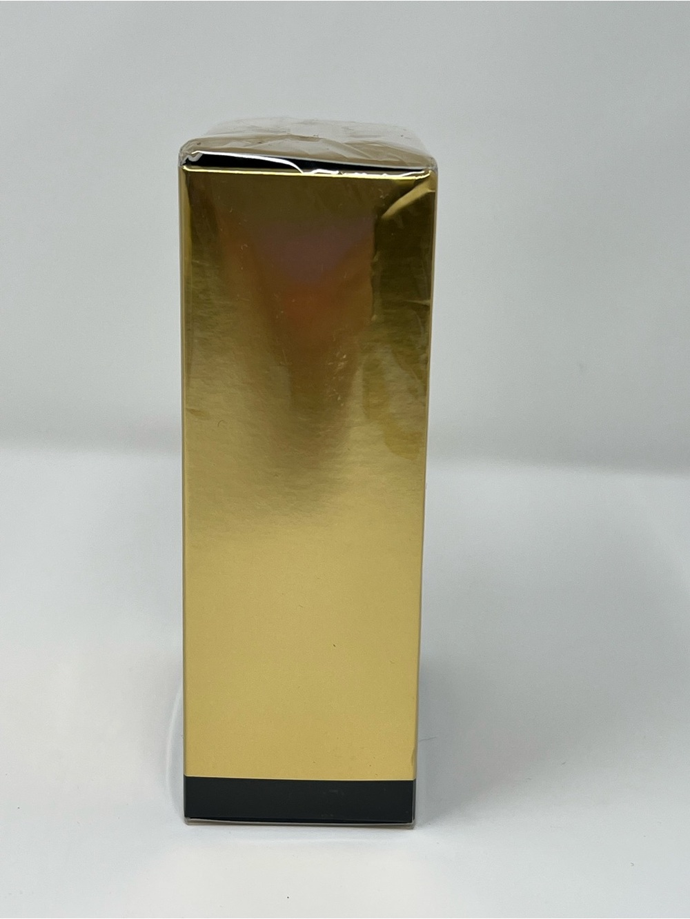 CHANEL Sublimage L’Essence de Teint Ultimate Serum Foundation, shade B40, 40 mL - Picture 2 of 6